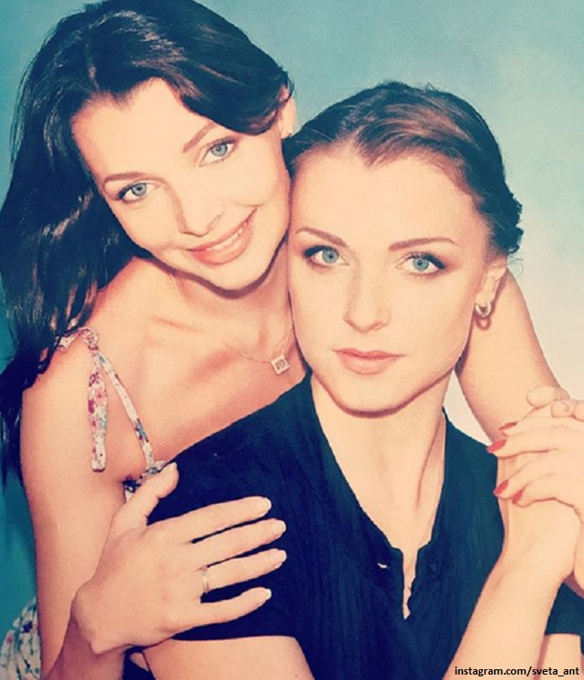 Наталия Антонова поделилась фото с родной сестрой после снятия карантина
