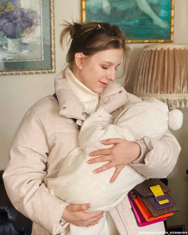 Лиза Арзамасова в день рождения сына высказалась о материнстве