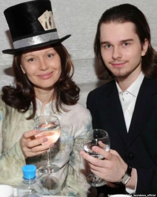 Ирина Безрукова с сыном Андреем