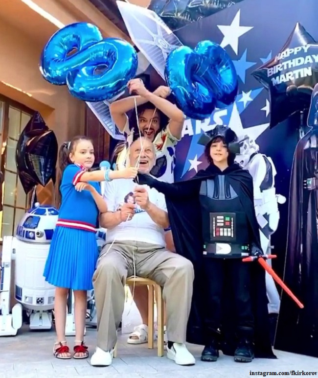 Филипп Киркоров отметил 8-летие сына грандиозным праздником в духе «Звездных войн» 