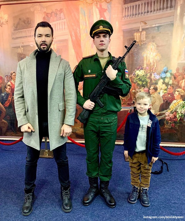Сын Дениса Клявера отслужил в армии и вернулся домой 