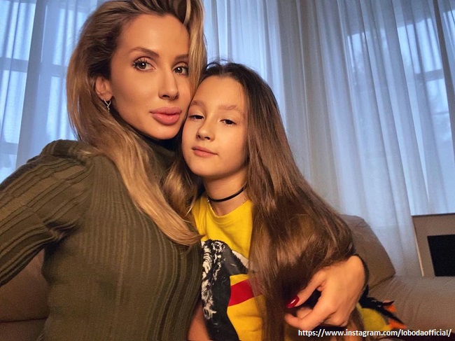 Светлана Лобода с дочкой 