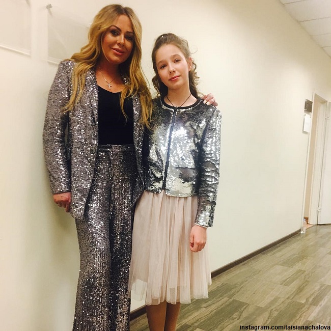 Родители певицы Юлии Началовой проводили ее 13-дочь в восьмой класс