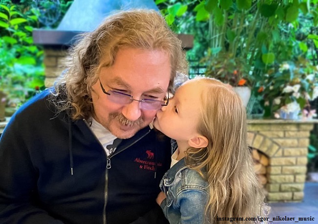 Игорь Николаев с дочерью 