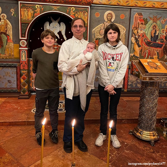 Иван Охлобыстин со своими крестниками