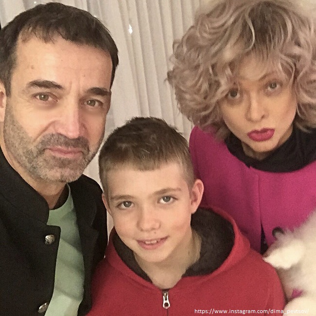 Дмитрий Певцов с женой и сыном 