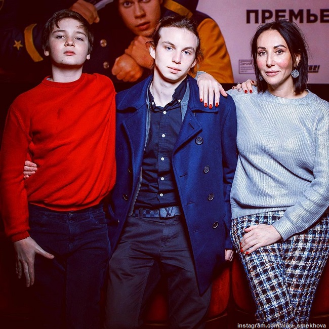 Алика Смехова с сыновьями