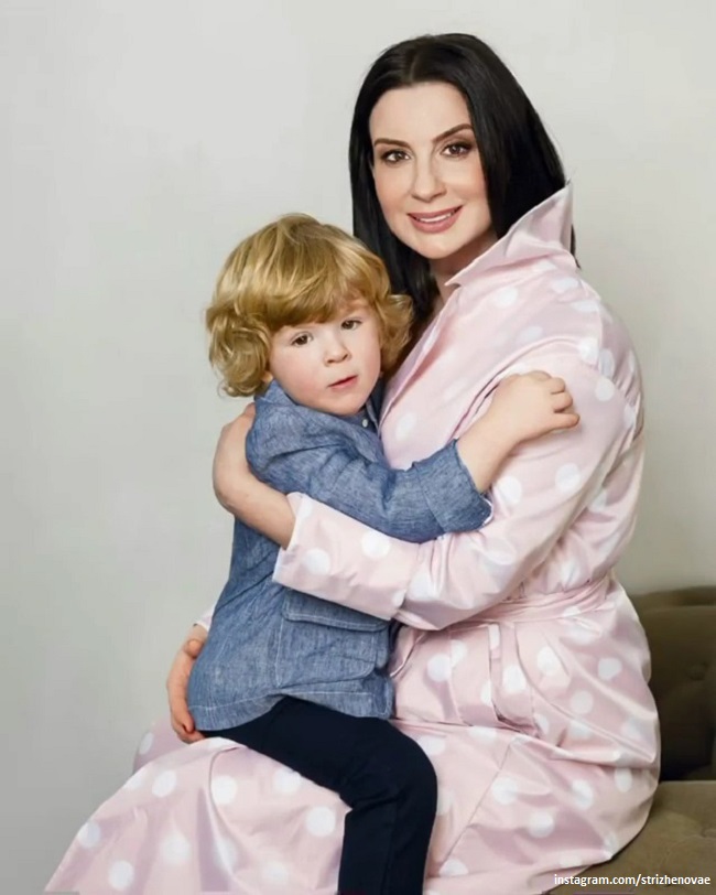 Екатерина Стриженова с внуком Петей 