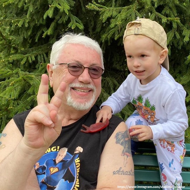 Владимир Винокур со своим внуком 