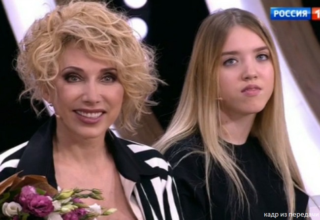 Елена Воробей с дочерью 