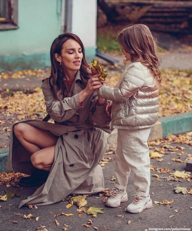 Юлия Зимина с дочерью Симой