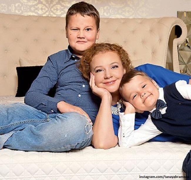 Татьяна Абрамова с сыновьями