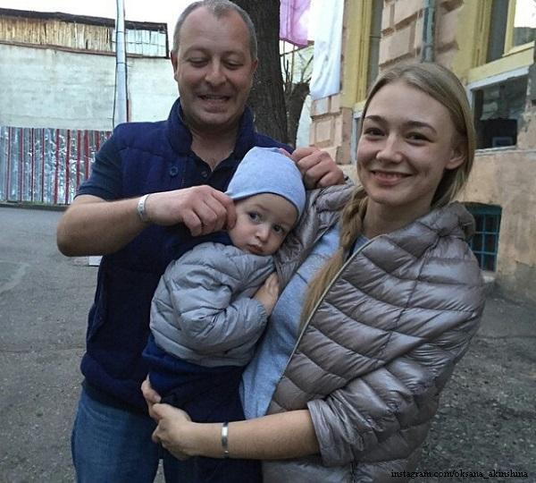 Оксана Акиньшина и  Арчил Геловани с сыном
