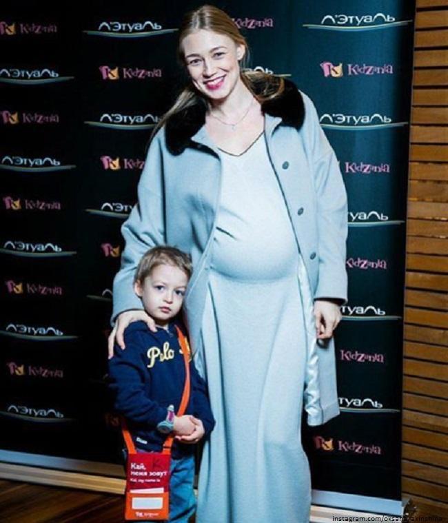 Беременная Оксана Акиньшина снялась в модной фотосессии
