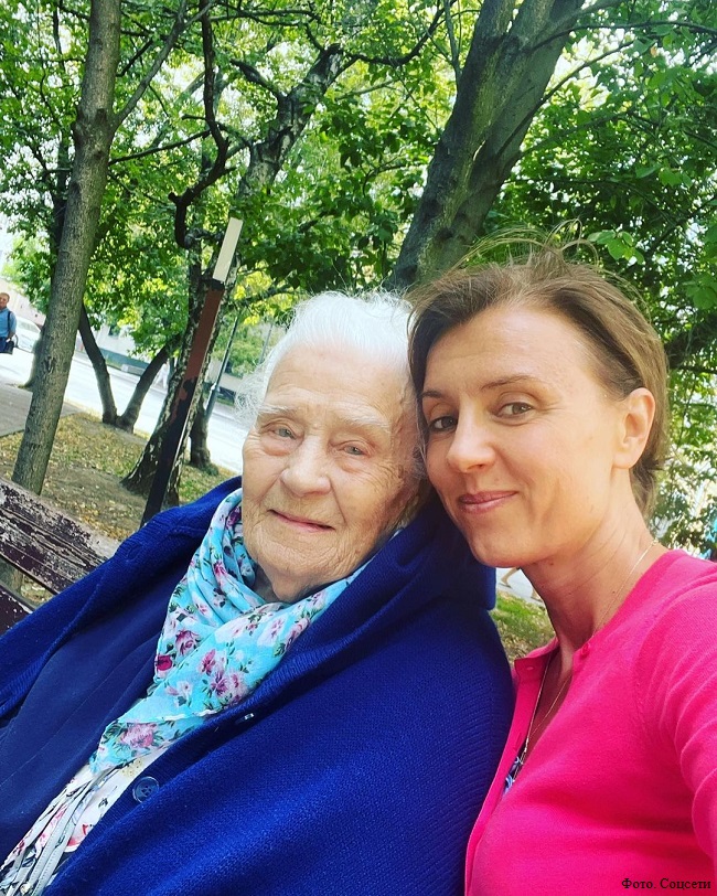 Ксения Алферова с бабушкой Ксенией Архиповной