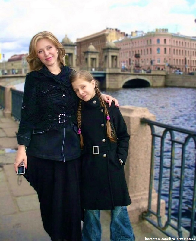 Юлия и Лиза Арзамасовы