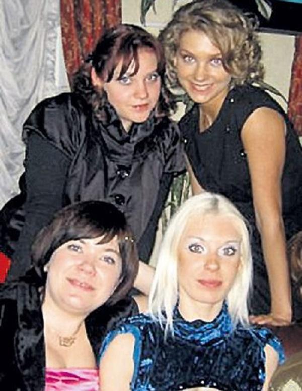 Сёстры МЯСНИКОВЫ: Карина и Кристина (вверху), Катя и Ольга (внизу). 