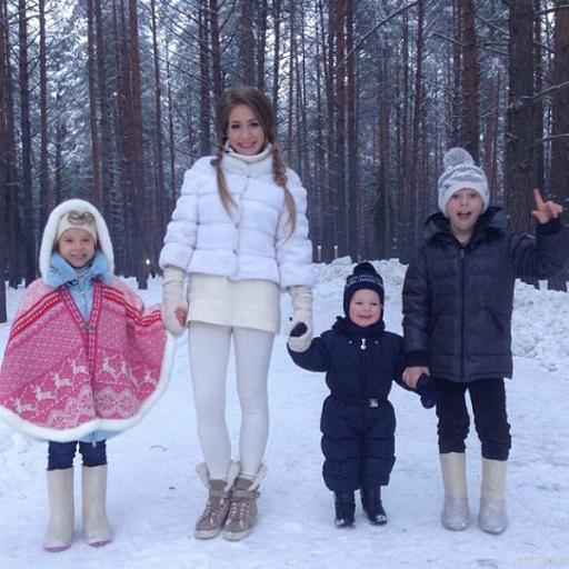 Юлия Барановска не смотря ни на, что верит в  Деда Мороза 