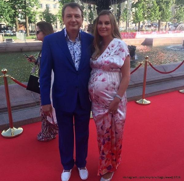 Марат Башаров впервые появился на публике с беременной избранницей 