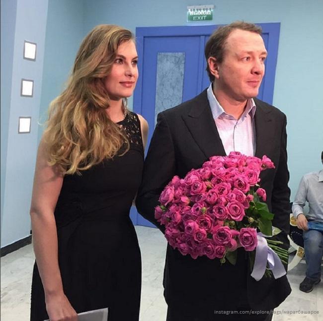 Марат Башаров посетил презентацию сериала «Пьяная фирма» с бывшей и нынешней женой 
