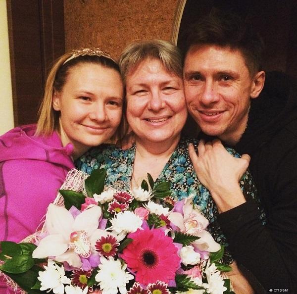 Тимур Батрутдинов поздравил сестру с днем рождения 
