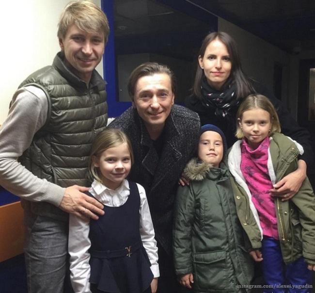 Алексей Ягудин с дочкой Лизой, Анна Матисон, Сергей Безруков с Сашей и Ваней