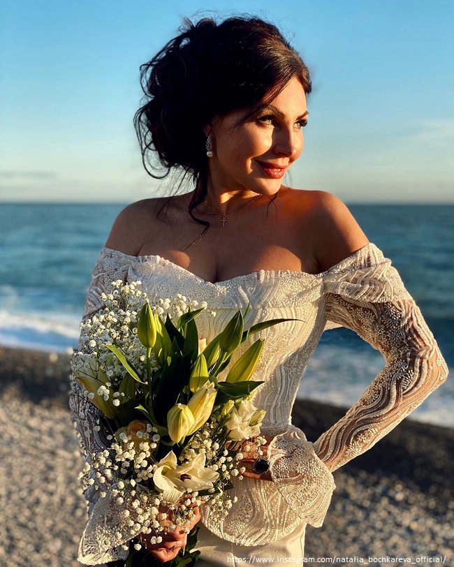 Наталья Бочкарева в свадебном платье 