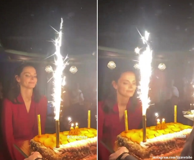 Елизавета Боярская задувает фейерверк на именинном торте