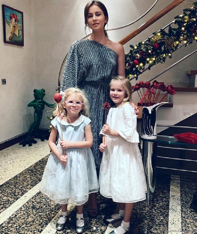 Тата Бондарчук с дочерьми Верой и Маргаритой
