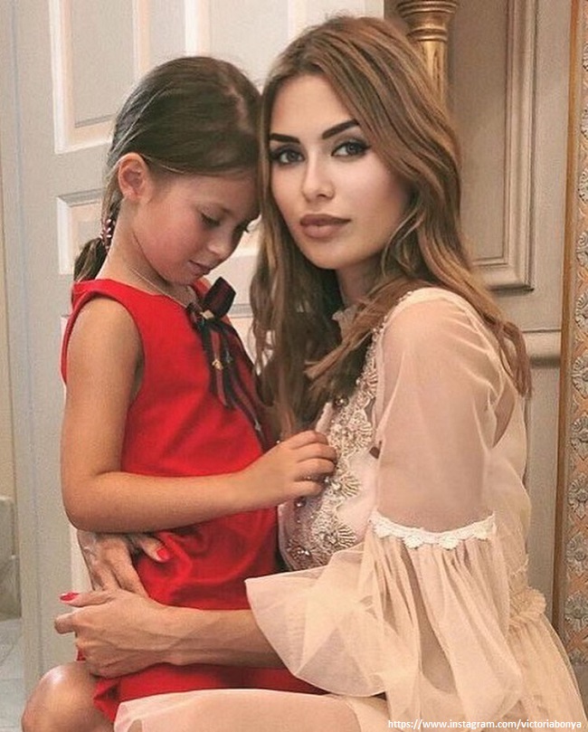Виктория Боня с дочерью - фото из архива z-aya.ru - ««Instagram» запрещённая организация на территории РФ»