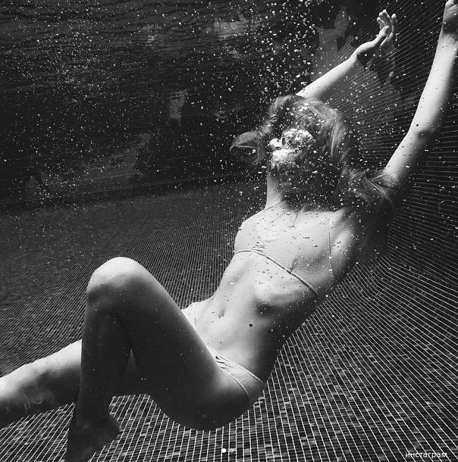 Соня Киперман в купальнике 