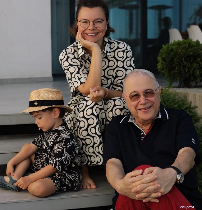 Татьяна Бруханова с мужем и сыном 