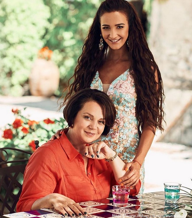 Ольга Бузова с мамой  