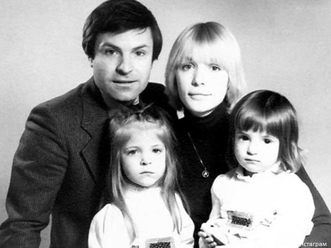 Вера Глаголева и Родион Нахапетов с дочерьми