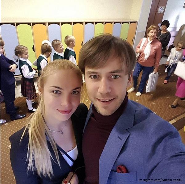Иван Жидков вместе с Татьяной Арнтгольц отвели дочку в школу 