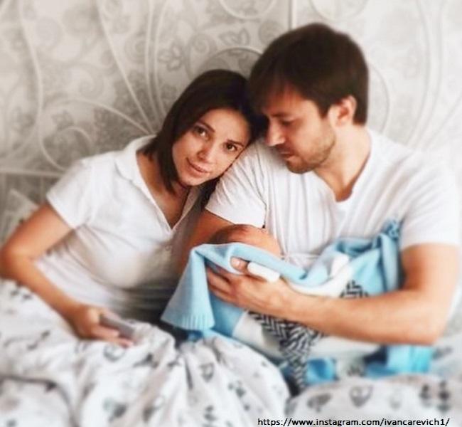 Иван Жидков с женой и сыном 