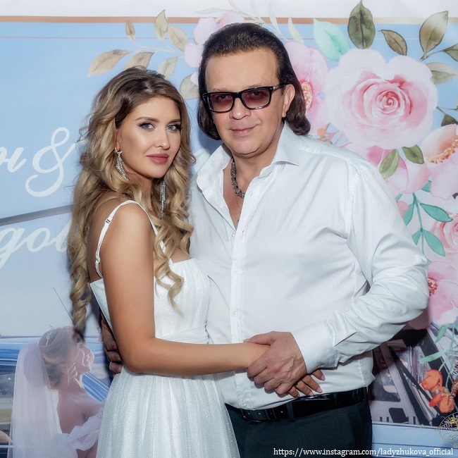 Роман Жуков с женой - фото из архива z-aya.ru - ««Instagram» запрещённая организация на территории РФ»
