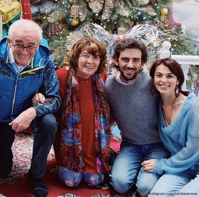 Сати Казанова со Стефано Тиоццо и его родителями