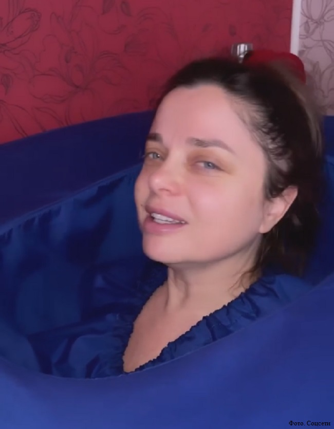 Наташа Королева в углекислой ванне