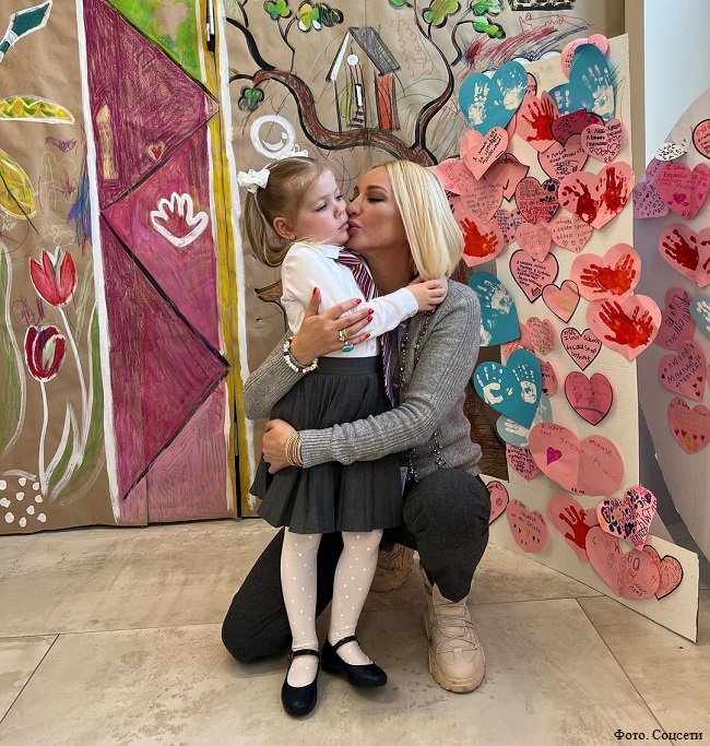 Лера Кудрявцева с дочерью Машей