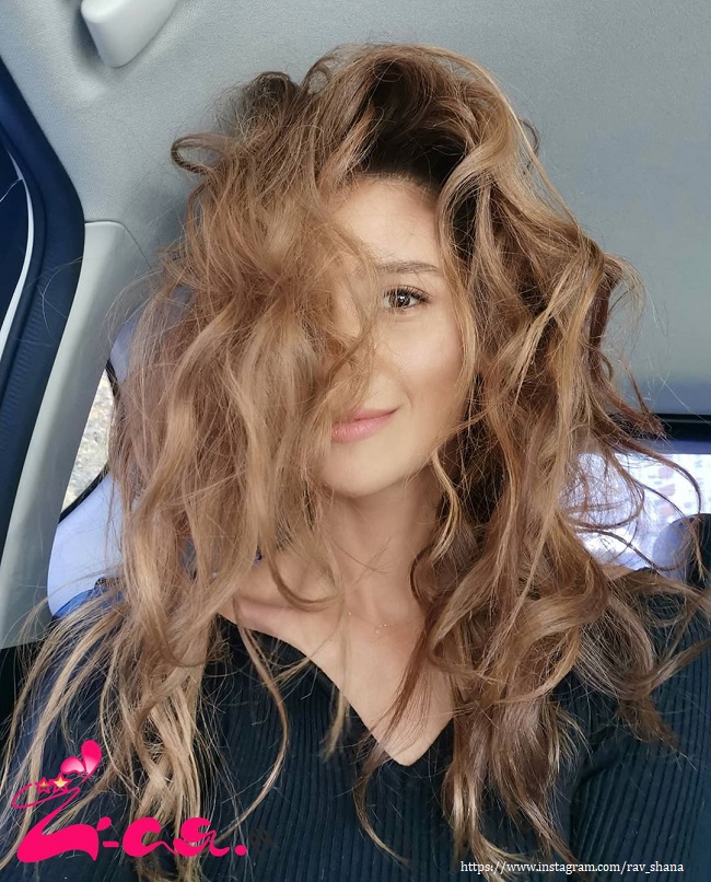 Равшана Куркова с новым цветом волос 
