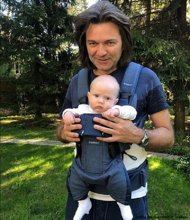 Дмитрий Маликов риобщает восьмимесячного сына к музыке (видео)