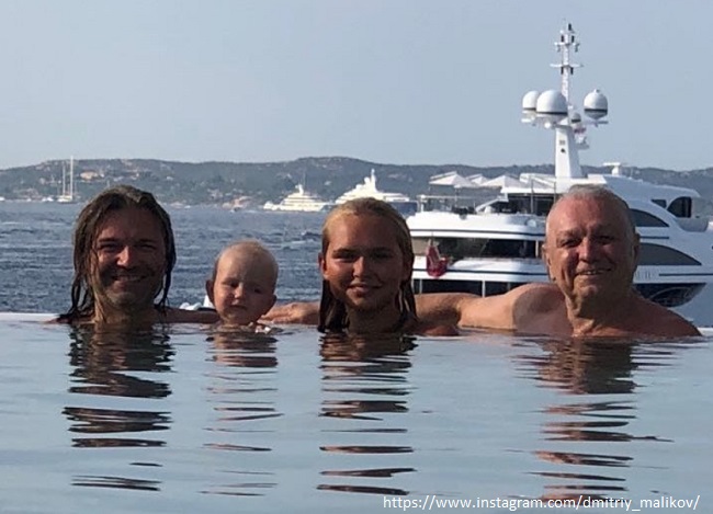 Дмитрий Маликов с семьей 