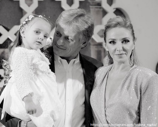 Татьяна Навка с мужем Дмитрием Песковым и дочерью Надей