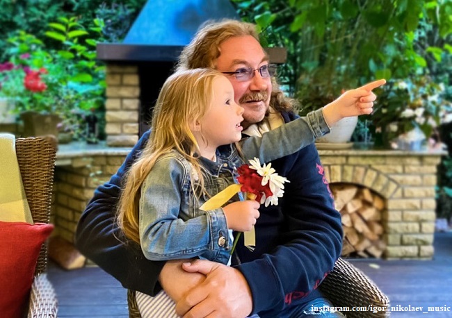 4-летняя дочка Игоря Николаева передала привет из Юрмалы