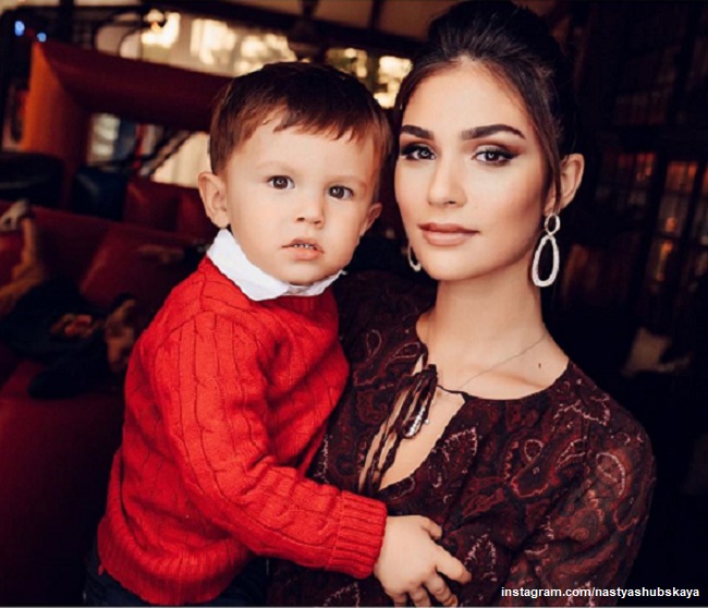 Анастасия Шубская поделилась семейными кадрами с 2-летия сына Сережи