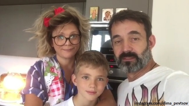 Дмитрий Певцов с женой и сыном 