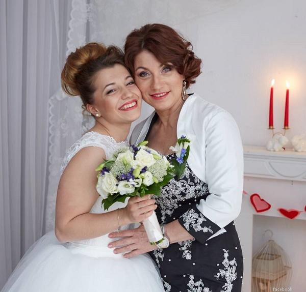Роза Сябитова выложила миллион за свадебное платье дочери