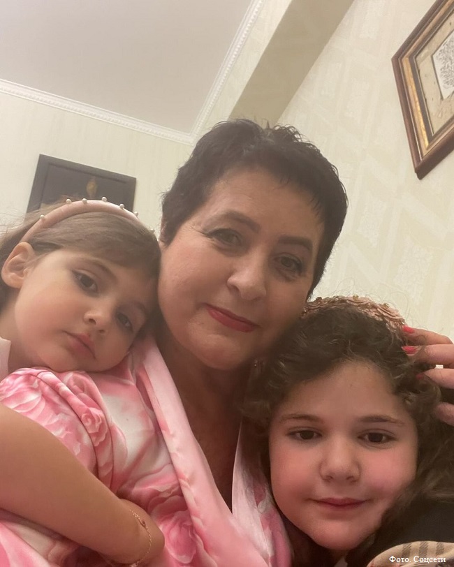 Ирина Млодик с дочерьми
