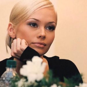Подробнее: Елена Корикова со слезами на глазах снималась в клипе  